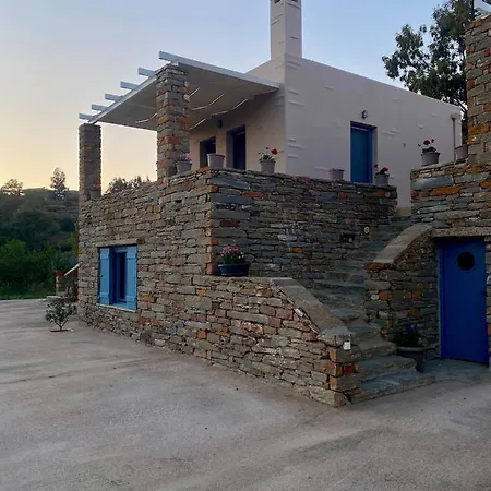 Charming Stone - Minutes From Port Vourkárion