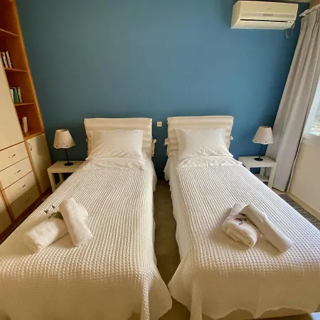 Charming Stone 3 - Minutes From Port Holiday home *