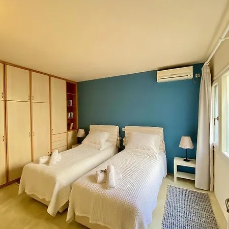 Charming Stone 3 - Minutes From Port