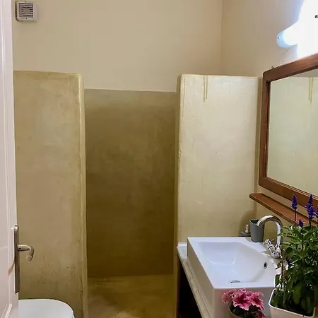 Charming Stone - Minutes From Port 度假居 *