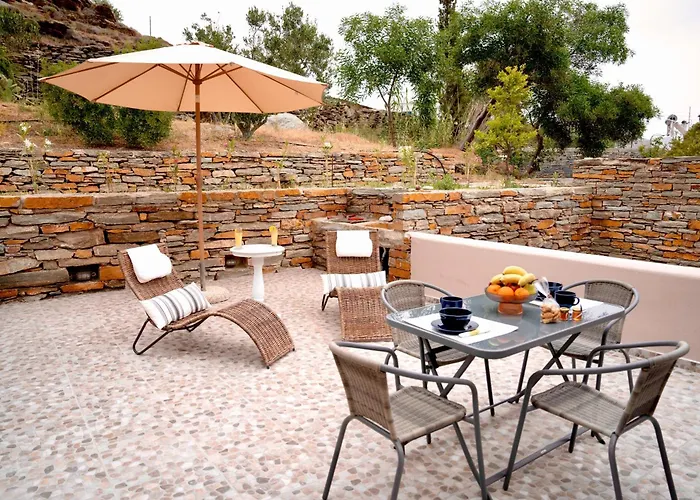 Casa vacanze Charming Stone - Minutes From Port